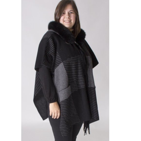 Hooded Wool Cape with Fox Fur - Picture 1 of 2